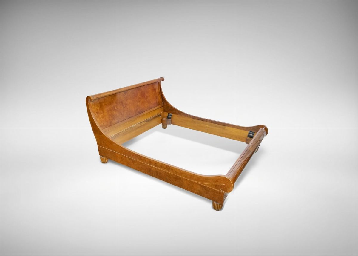 Un'elegante Camera da Letto Biedermeier, Attribuita a Joseph Ulrich Danhauser.