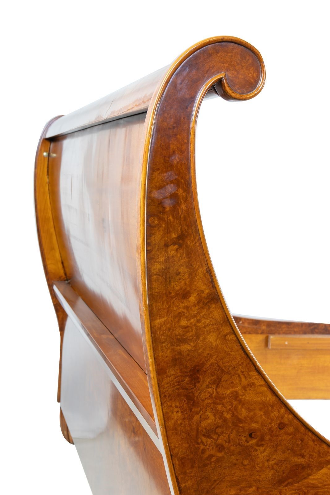 Un'elegante Camera da Letto Biedermeier, Attribuita a Joseph Ulrich Danhauser.