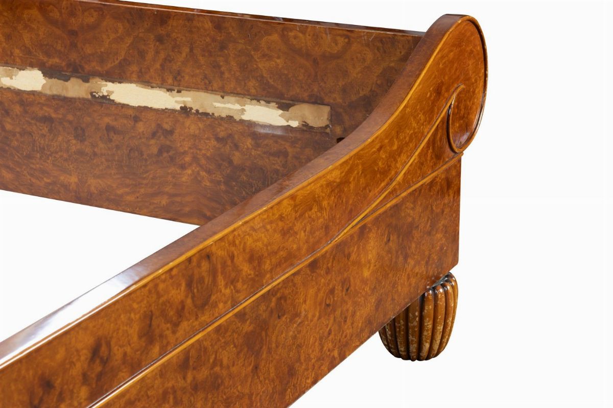 Un'elegante Camera da Letto Biedermeier, Attribuita a Joseph Ulrich Danhauser.