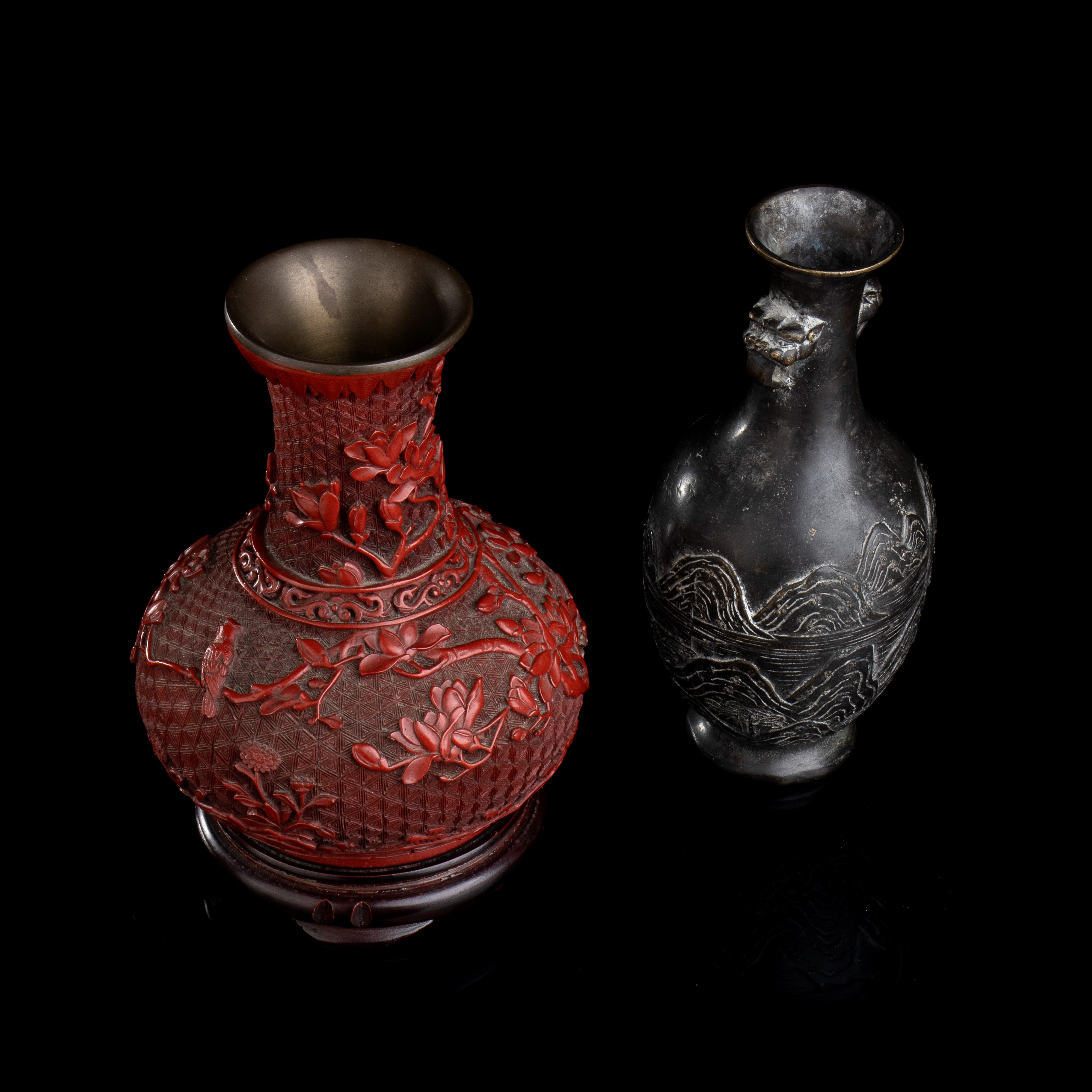 Un Vaso in Bronzo e un Vaso in Lacca
