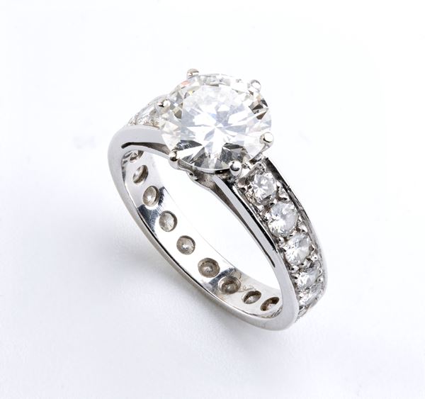 Diamond gold ring 