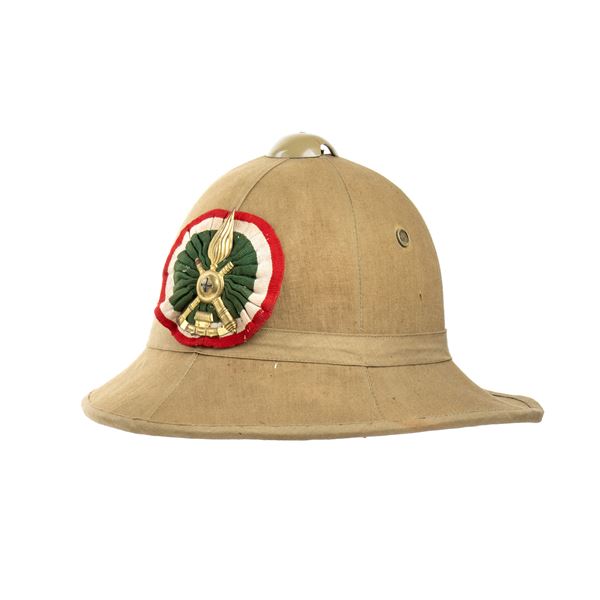  A TANK TROOPS PITH HELMET