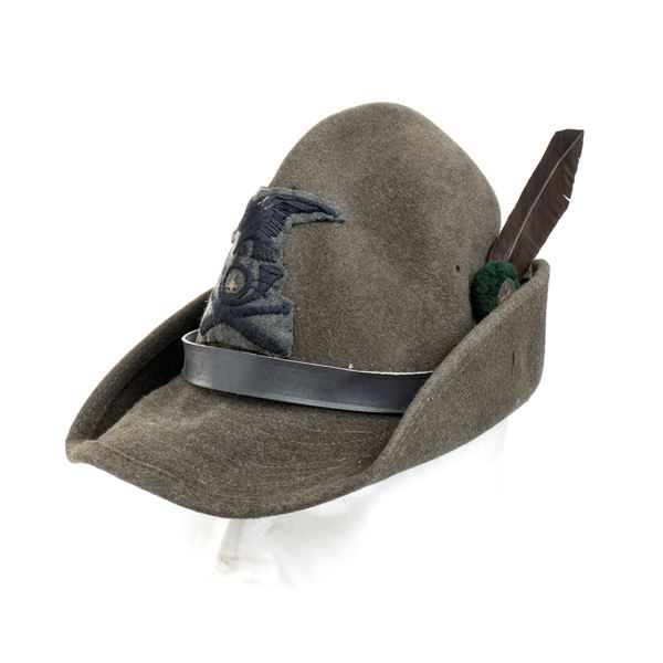 A mountain artillery cap