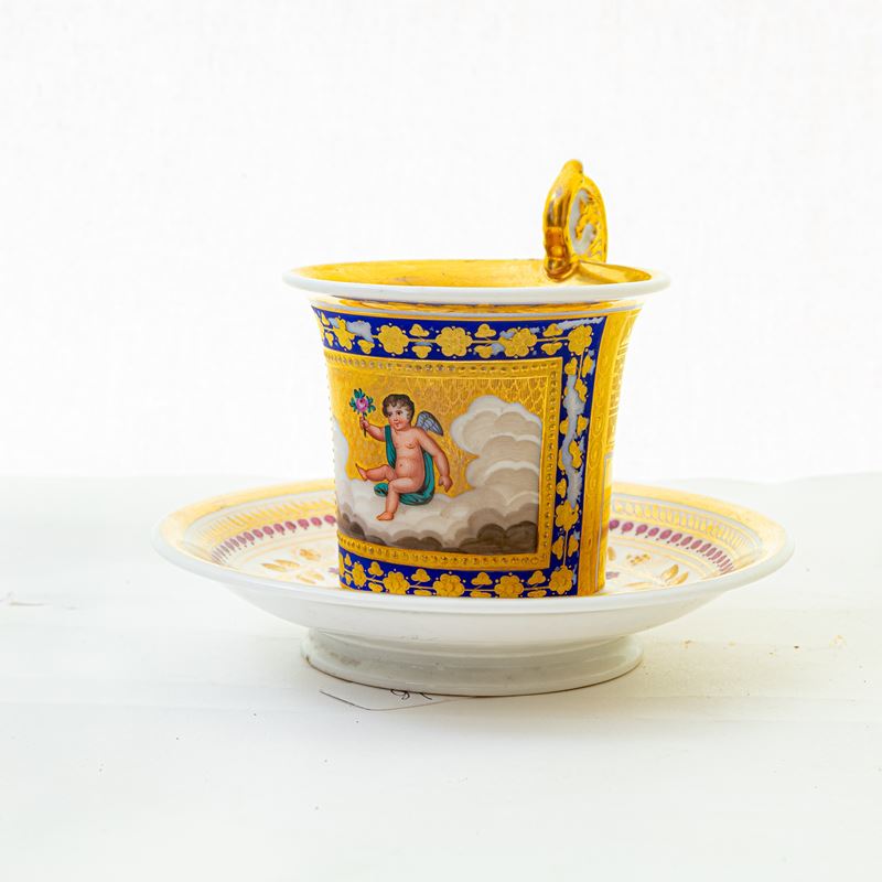 Tazza con Piatto in Porcellana Policroma,