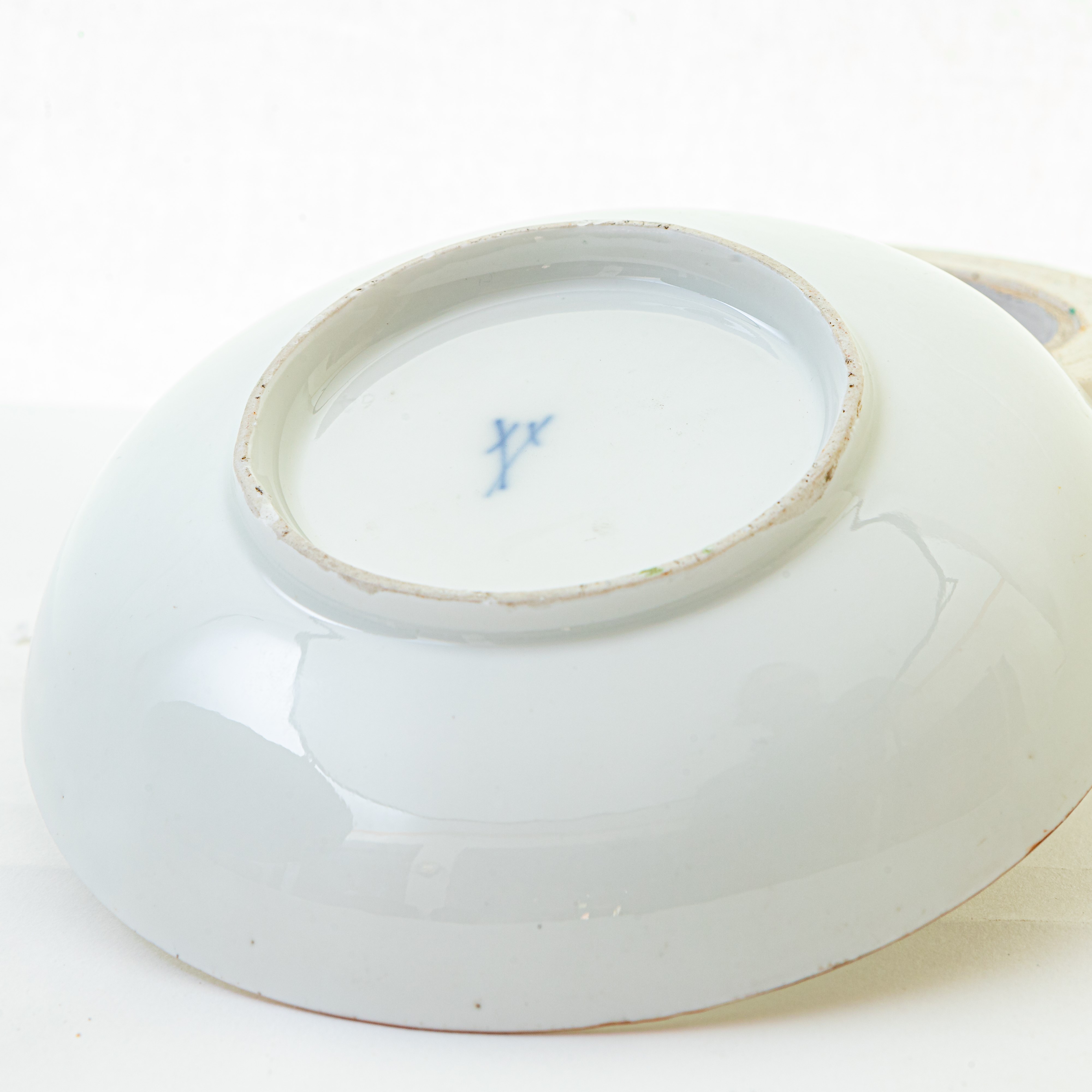 Tazza con Piatto in Porcellana Bianca con Decoro a Fiori,
