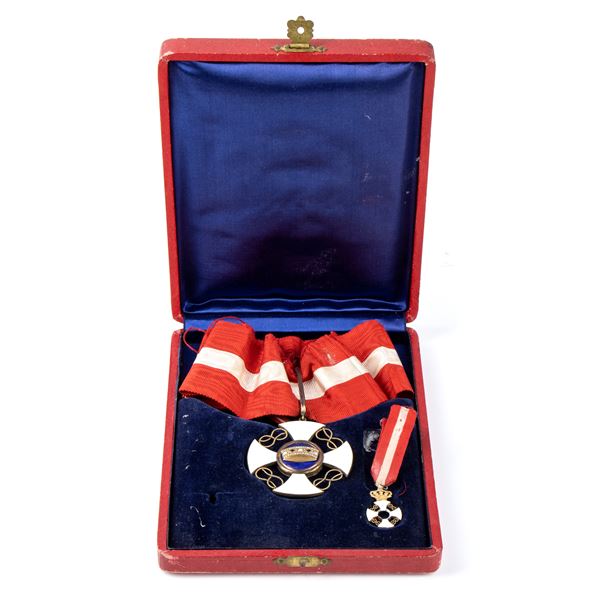 ORDER OF THE CROWN OF ITALY, COMMANDER'S CROSS