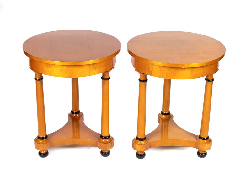 Coppia di Tavolini in Stile Biedermeier