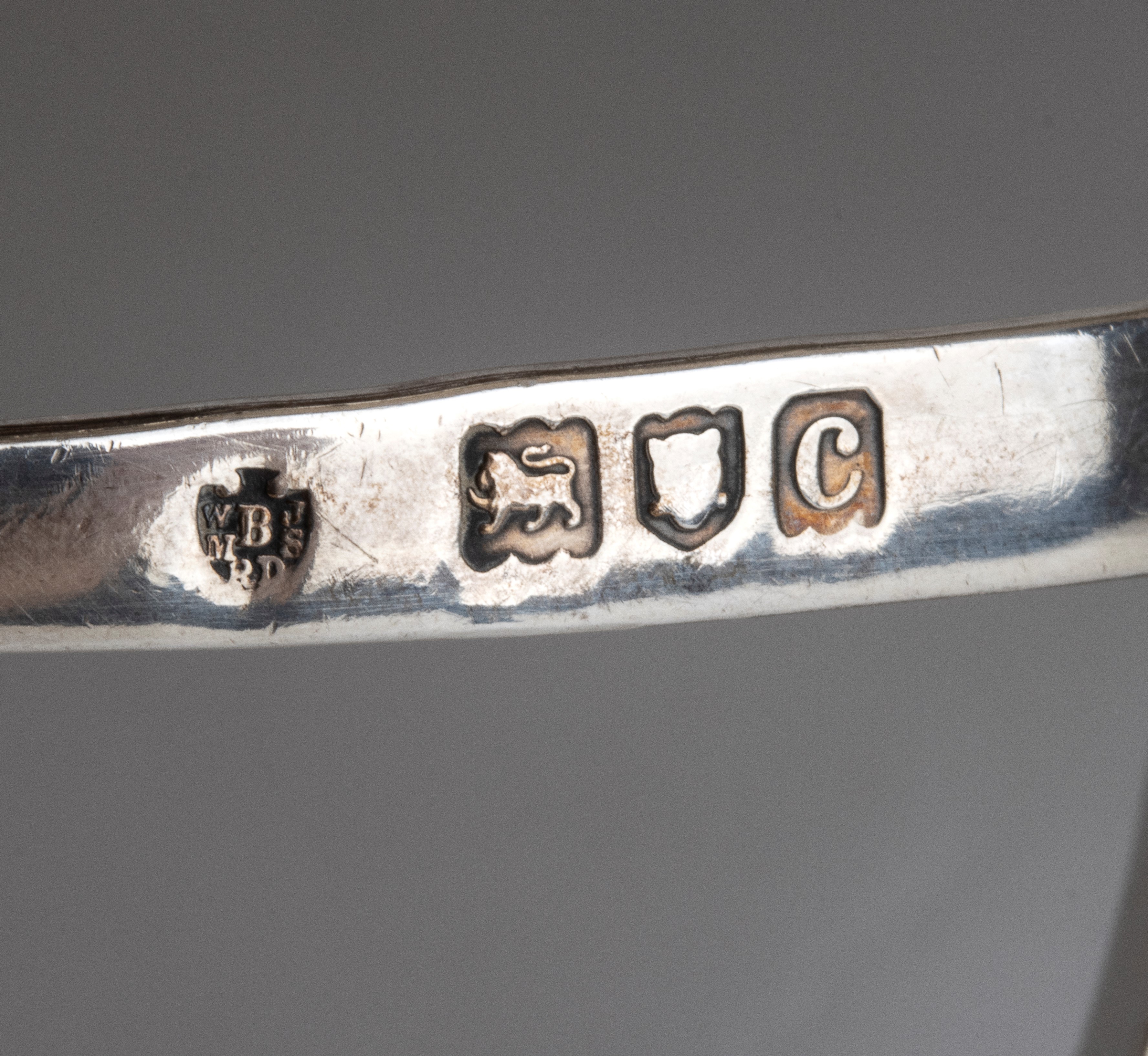 Edward Barnard & Sons Ltd - Centrotavola Vittoriano Inglese in Argento
