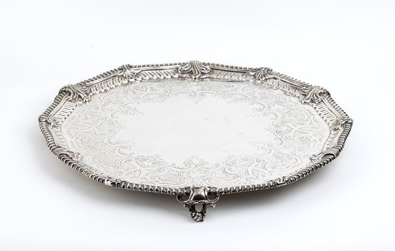 R & S Garrard & Co - Importante Salver Vittoriano Inglese in Argento