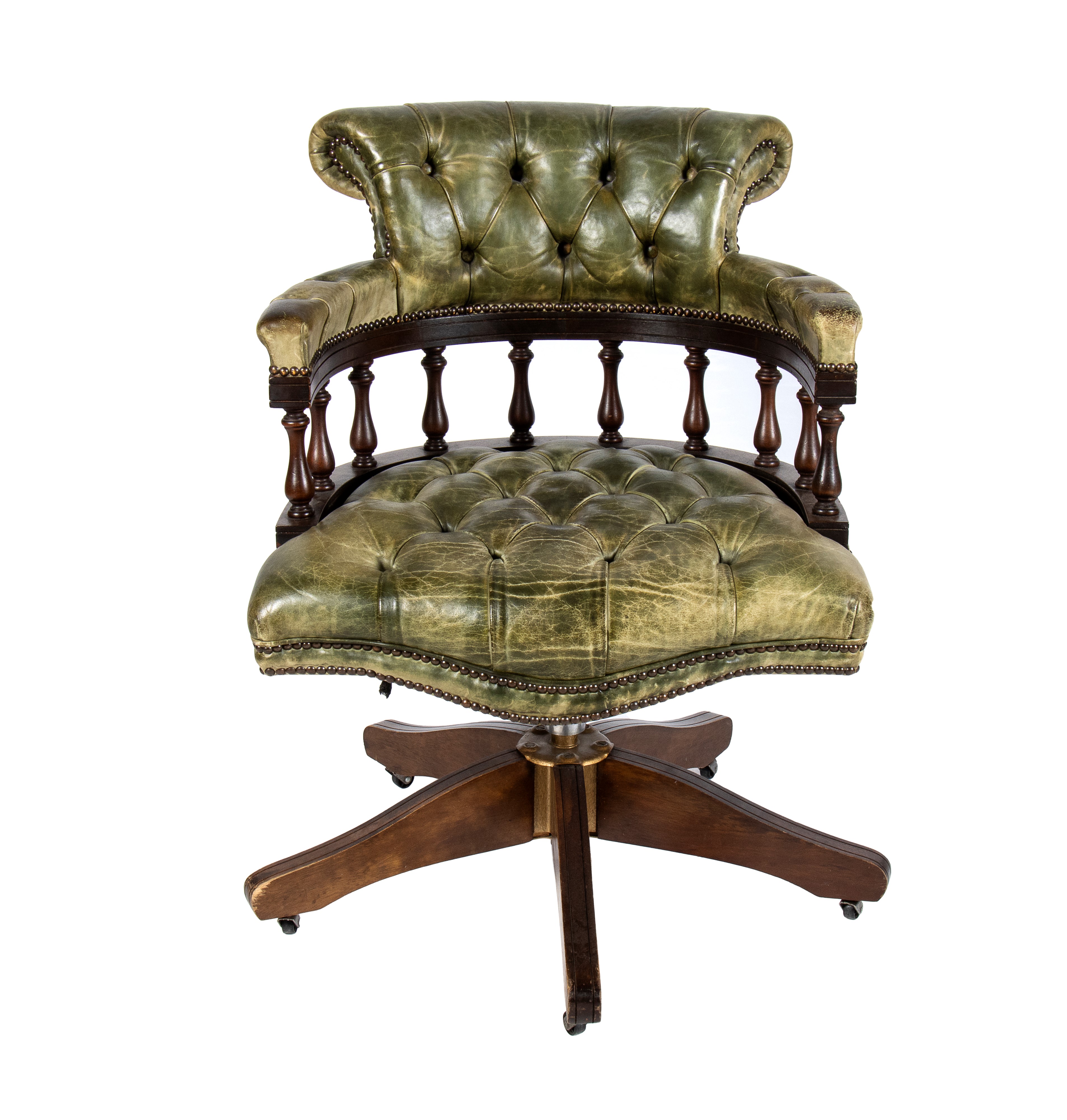 Bureau Plate Francese con Poltrona Chesterfield