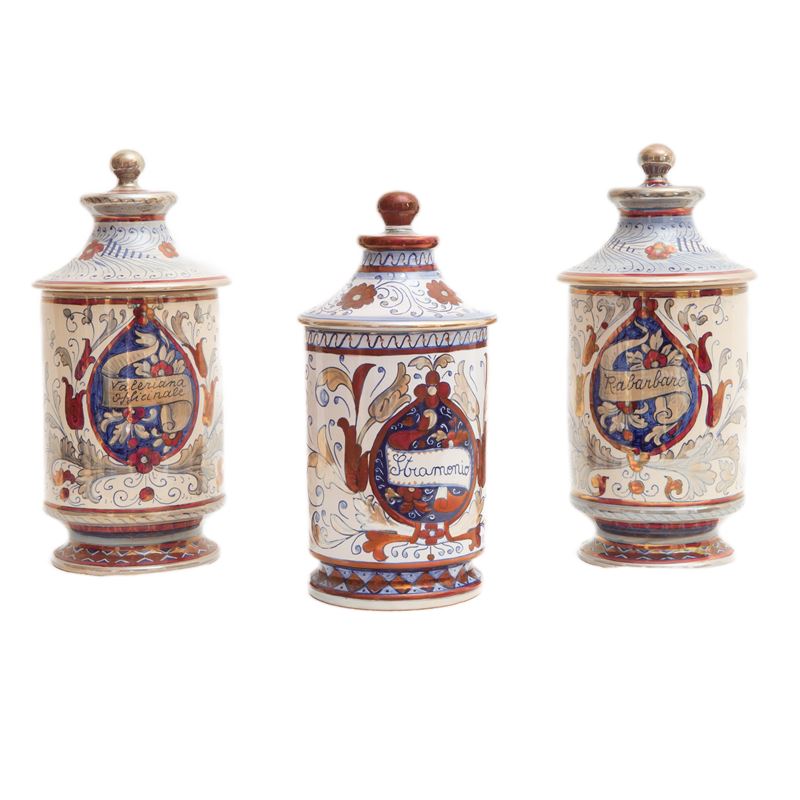 Lotto di Tre Albarelli in Ceramica a Lustro