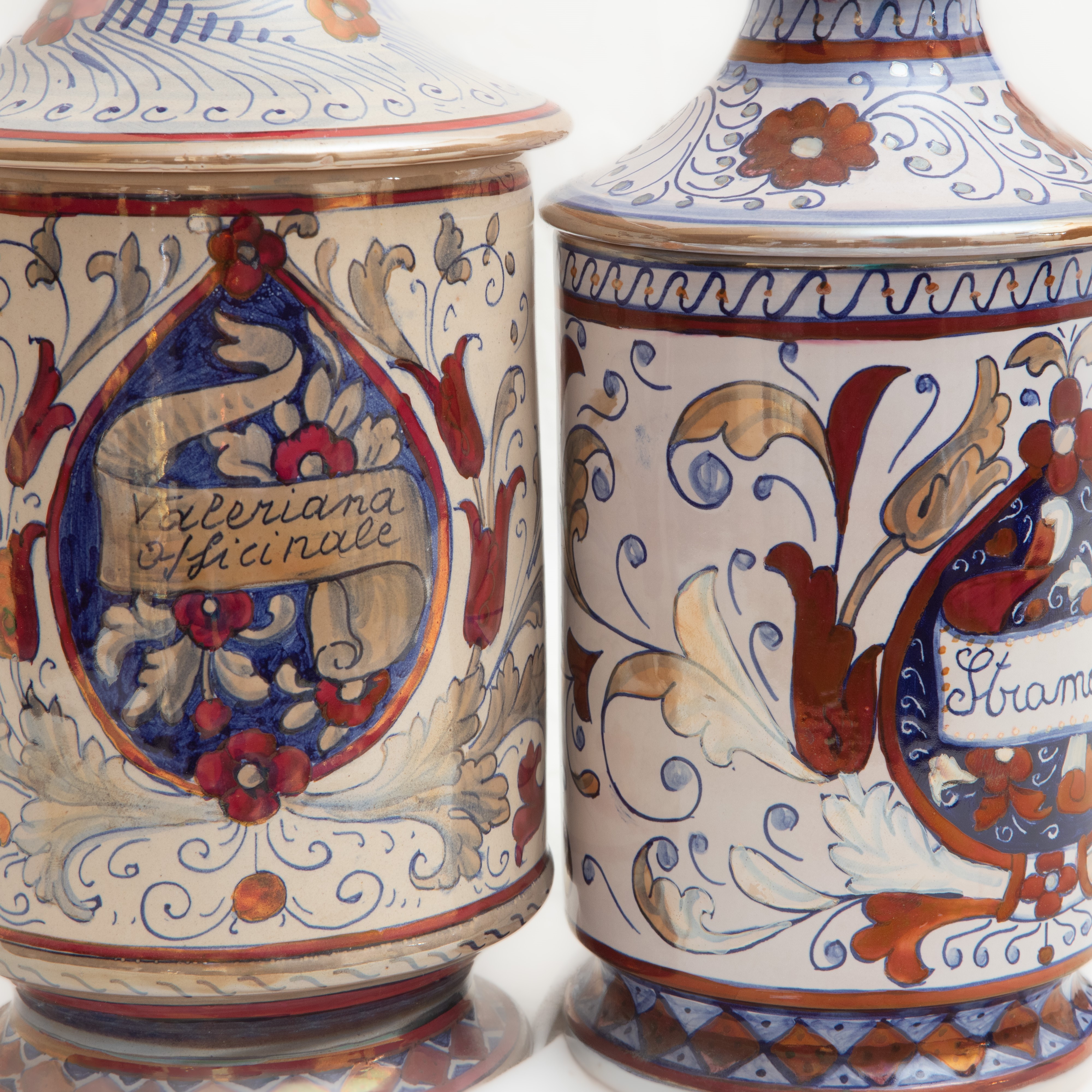 Lotto di Tre Albarelli in Ceramica a Lustro