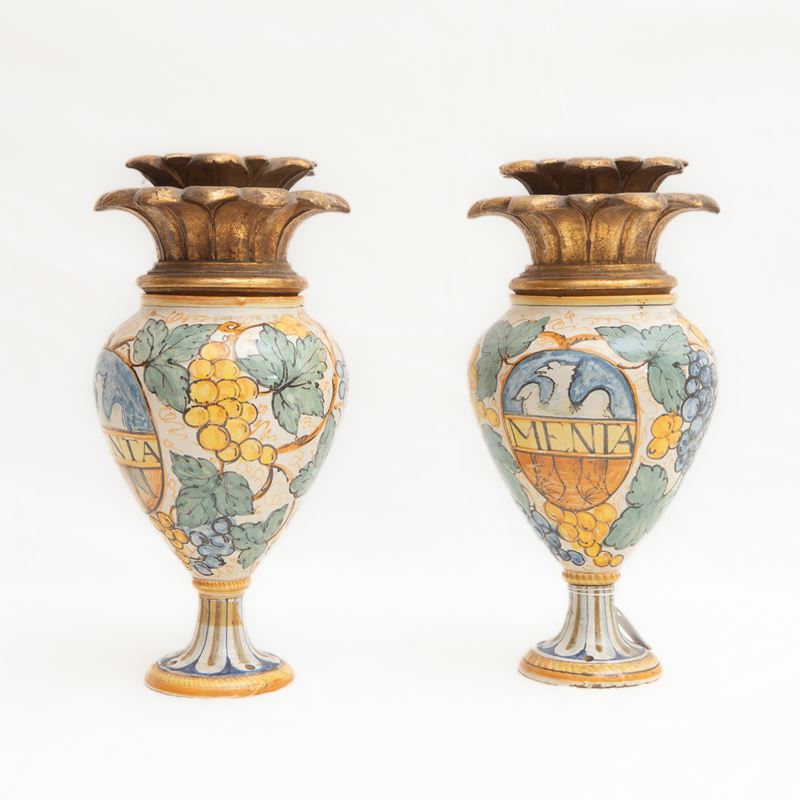 Coppia di Vasi in Ceramica Policroma