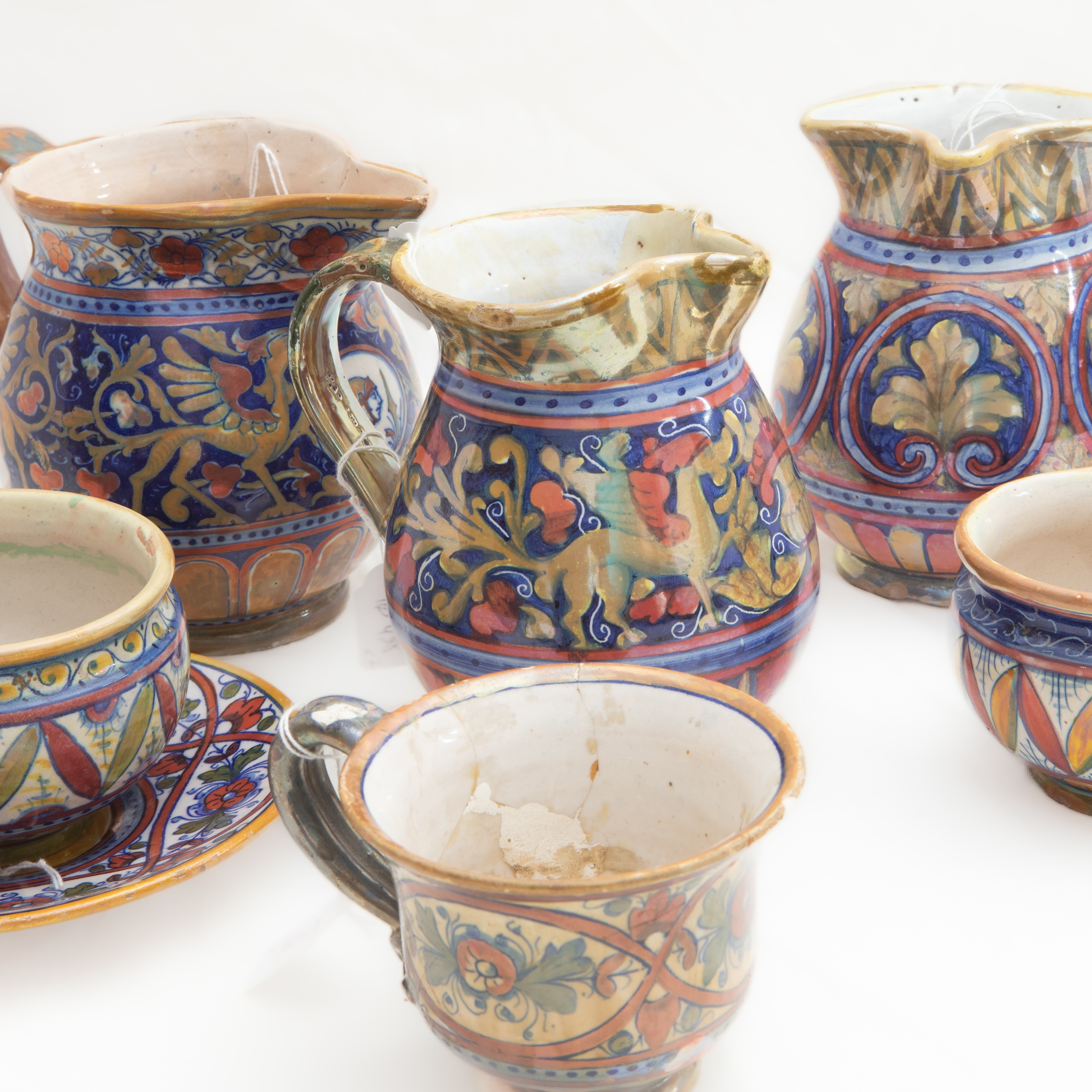 Lotto di Sette Pezzi in Ceramica a Lustro di Gualdo Tadino