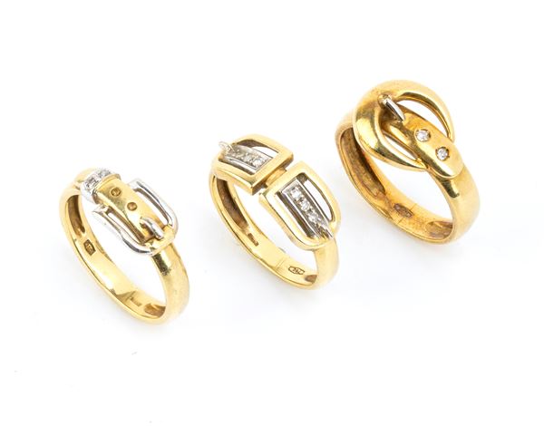 Lotto di tre anelli in oro e diamanti