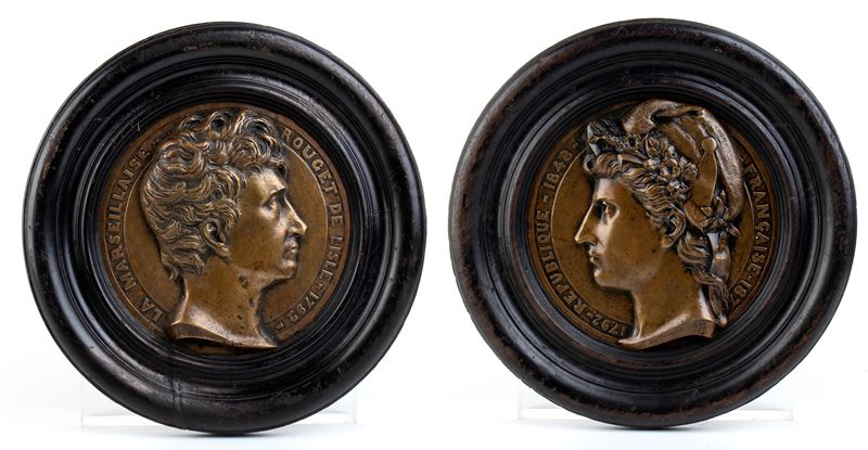 Due Grandi Placche in Bronzo con Cornice in Legno