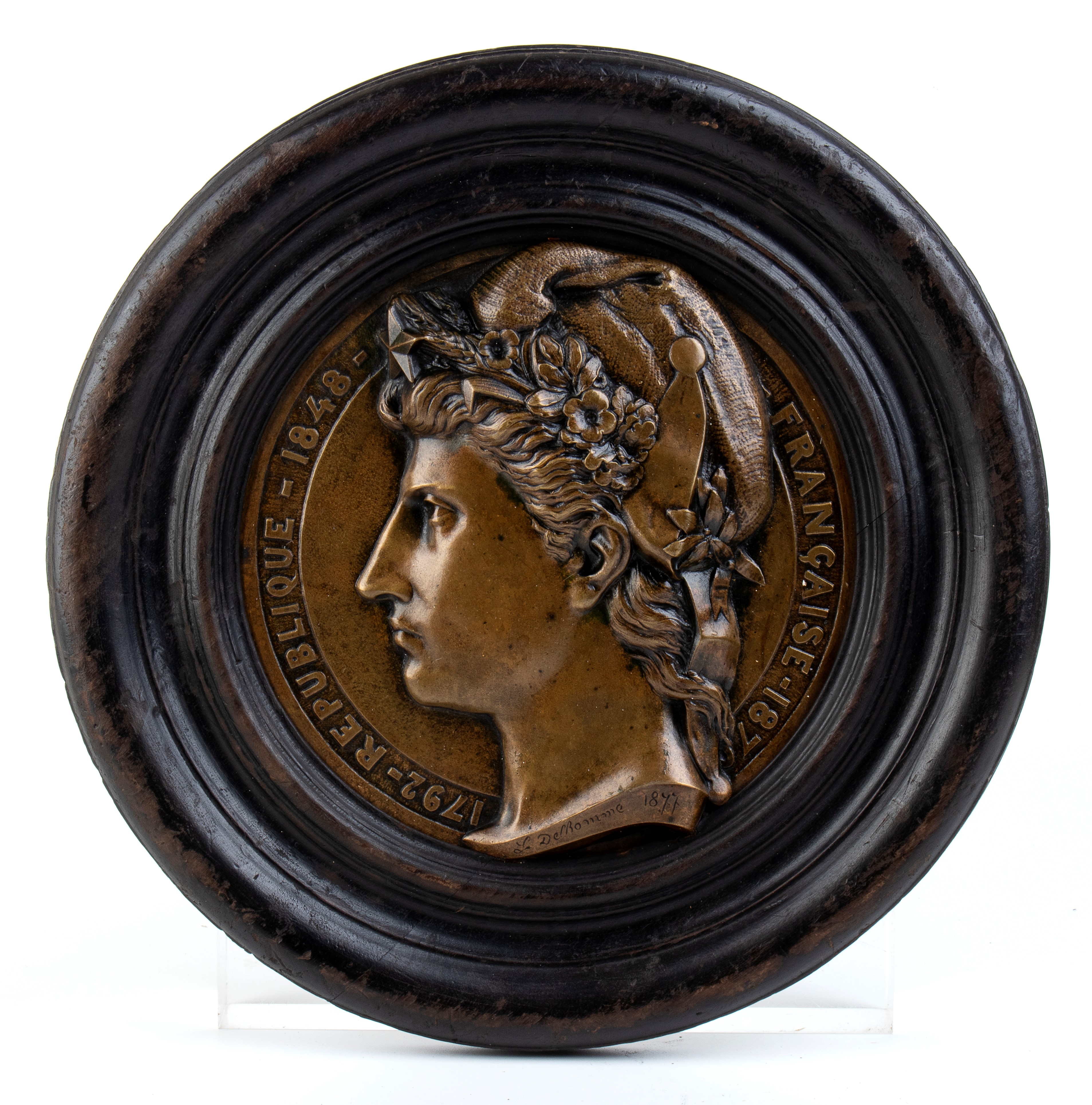Due Grandi Placche in Bronzo con Cornice in Legno