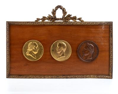 Tre Medaglioni in Bronzo in Cornice