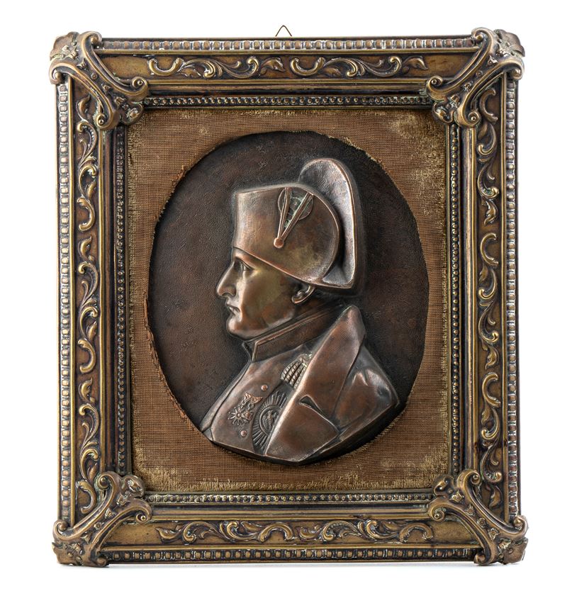 Miniatura con Busto in Bronzo di Napoleone in Cornice in Bronzo Coeva
