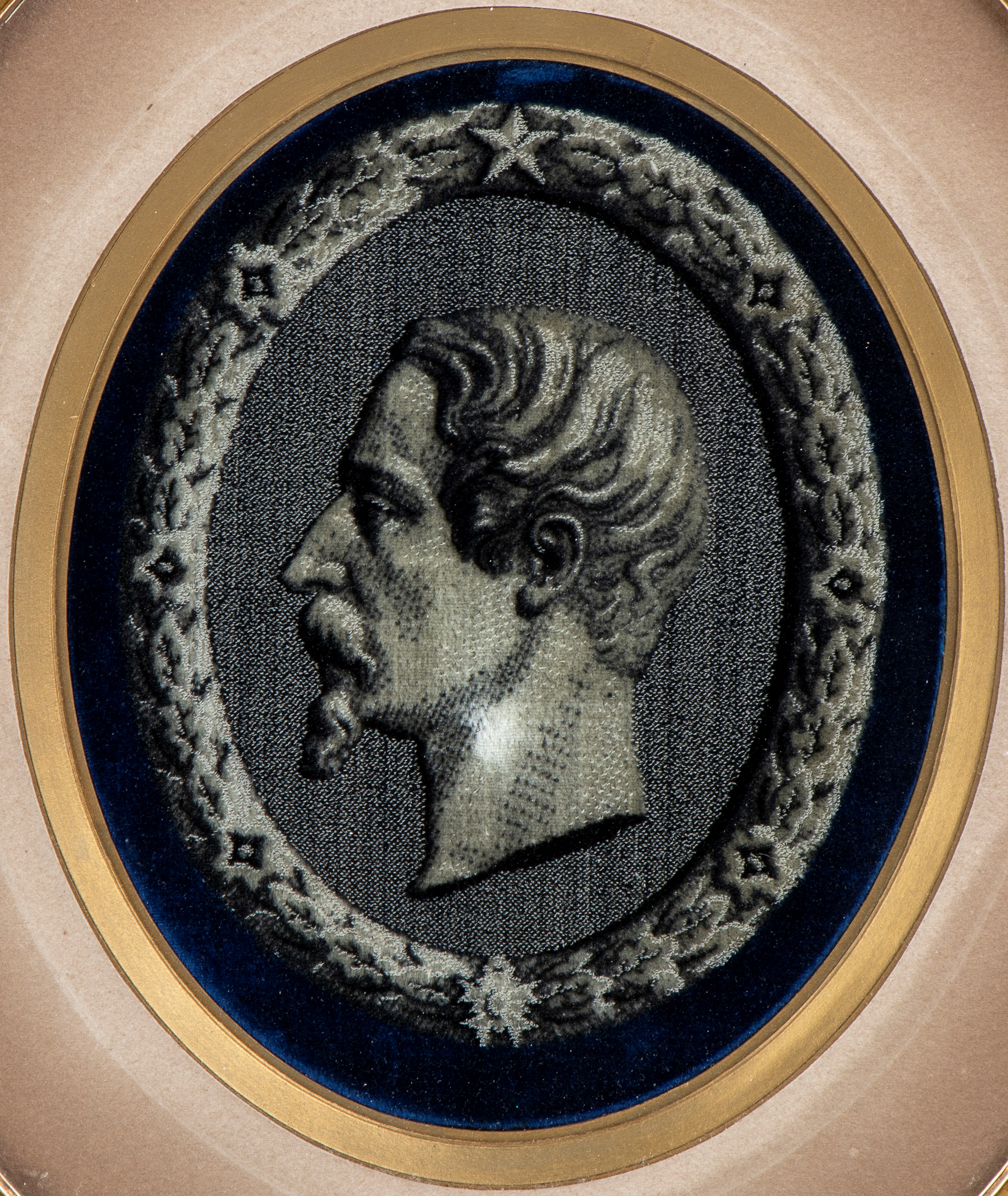 Ritratto Ovale di Napoleone III Stampata su Tessuto, in Cornice Coeva