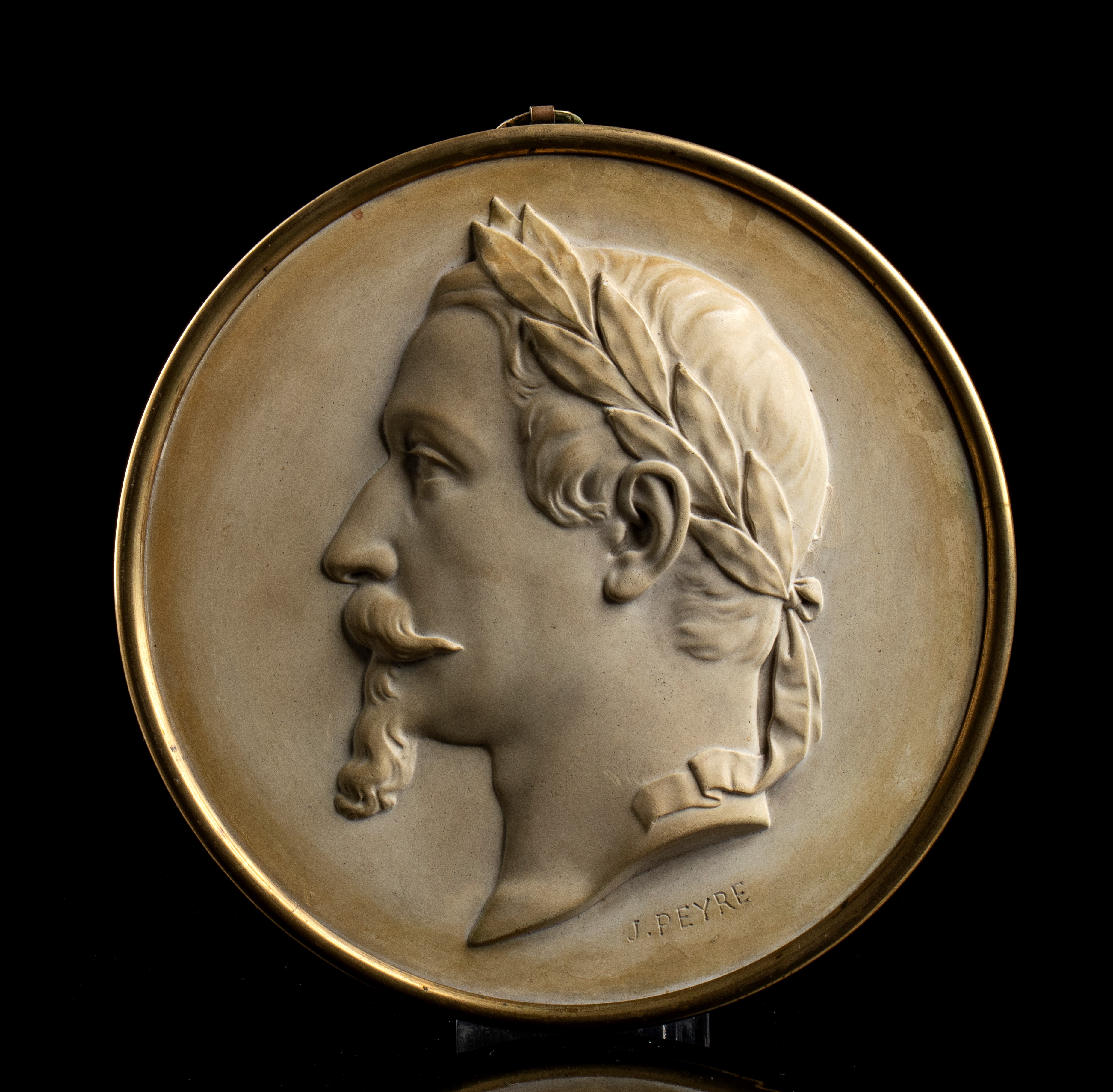 Coppia di Miniature in Biscuit e Cornice in Bronzo Dorato Raffiguranti Napoleone III e L’imperatr...