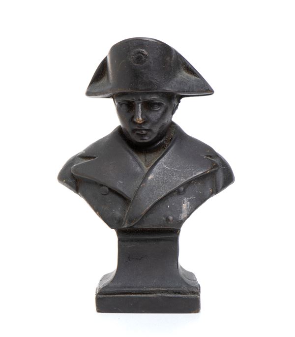 Piccolo busto in bronzo di Napoleone (maiuscolo)