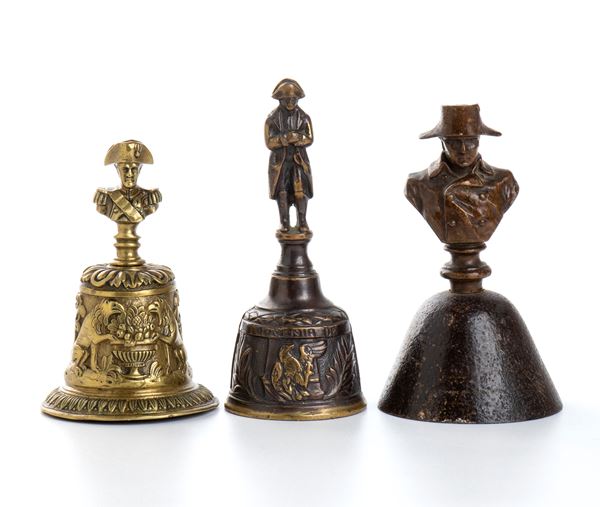 3 campanelli in vari materiali con l’effigie di Napoleone