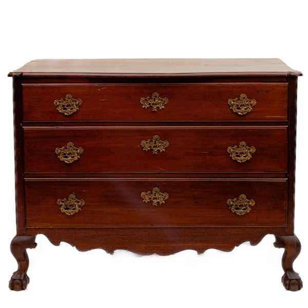 Rectangular dresser  with three  drawers