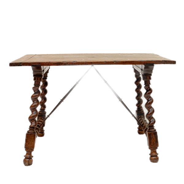 Center table in walnut wood,