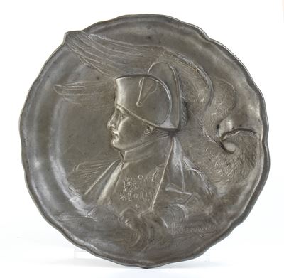 Grande Placca Circolare in Peltro con Busto di Napoleone e Aquila Imperiale