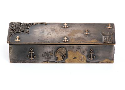 Piccolo Contenitore in Bronzo Argentato con Decorazione di Ancore, Testa di Moro e Stemma della C...