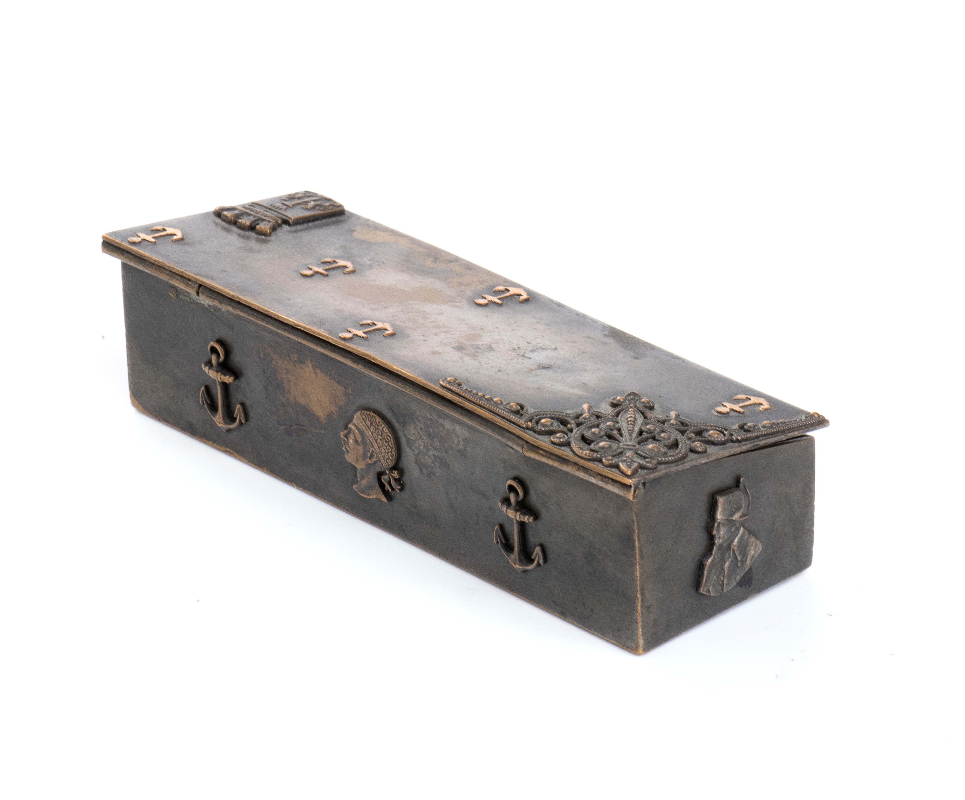 Piccolo Contenitore in Bronzo Argentato con Decorazione di Ancore, Testa di Moro e Stemma della C...