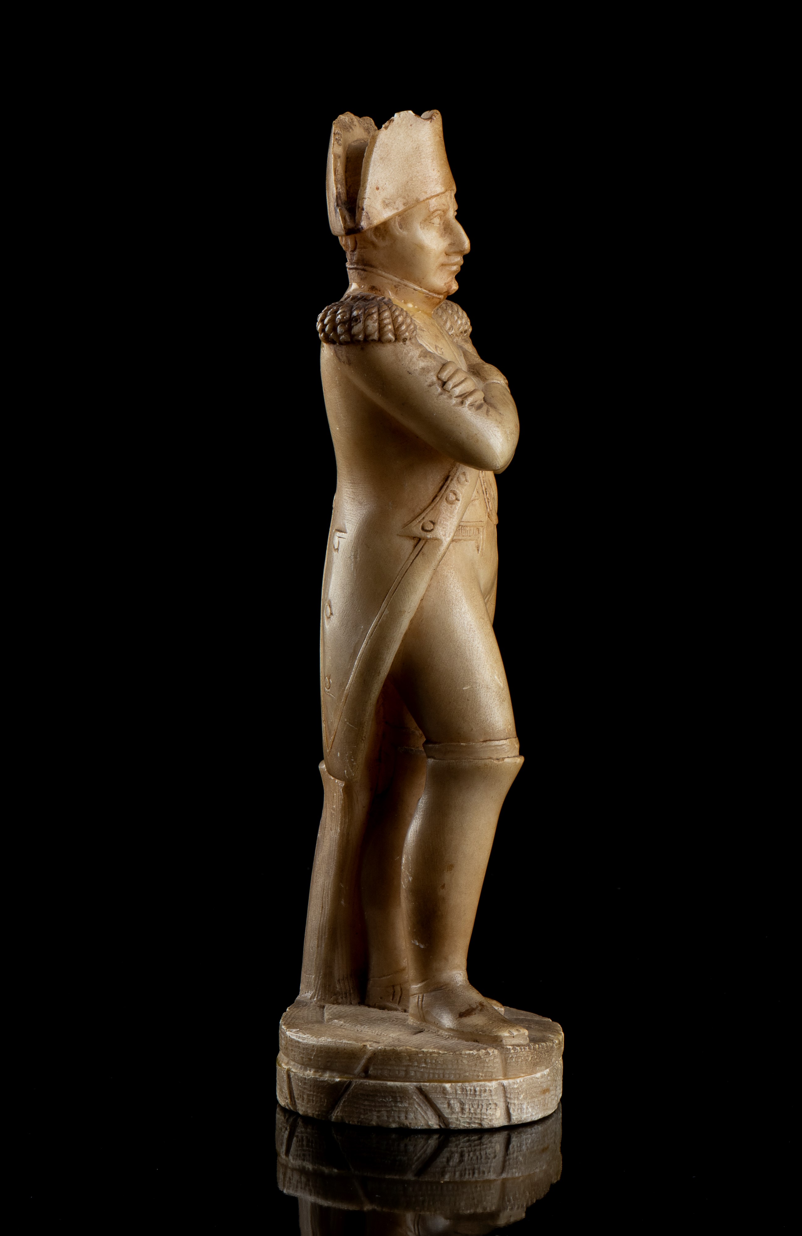 Scultura in Alabastro Ritratto in Piedi Dell'imperatore