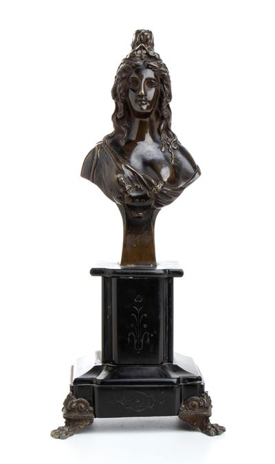 Grande Scultura in Bronzo Raffigurante la Marianna