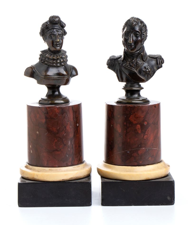 Coppia di Busti in Bronzo su Base in Vari Marmi Raffiguranti Luigi Filippo di Francia e Maria Ama...