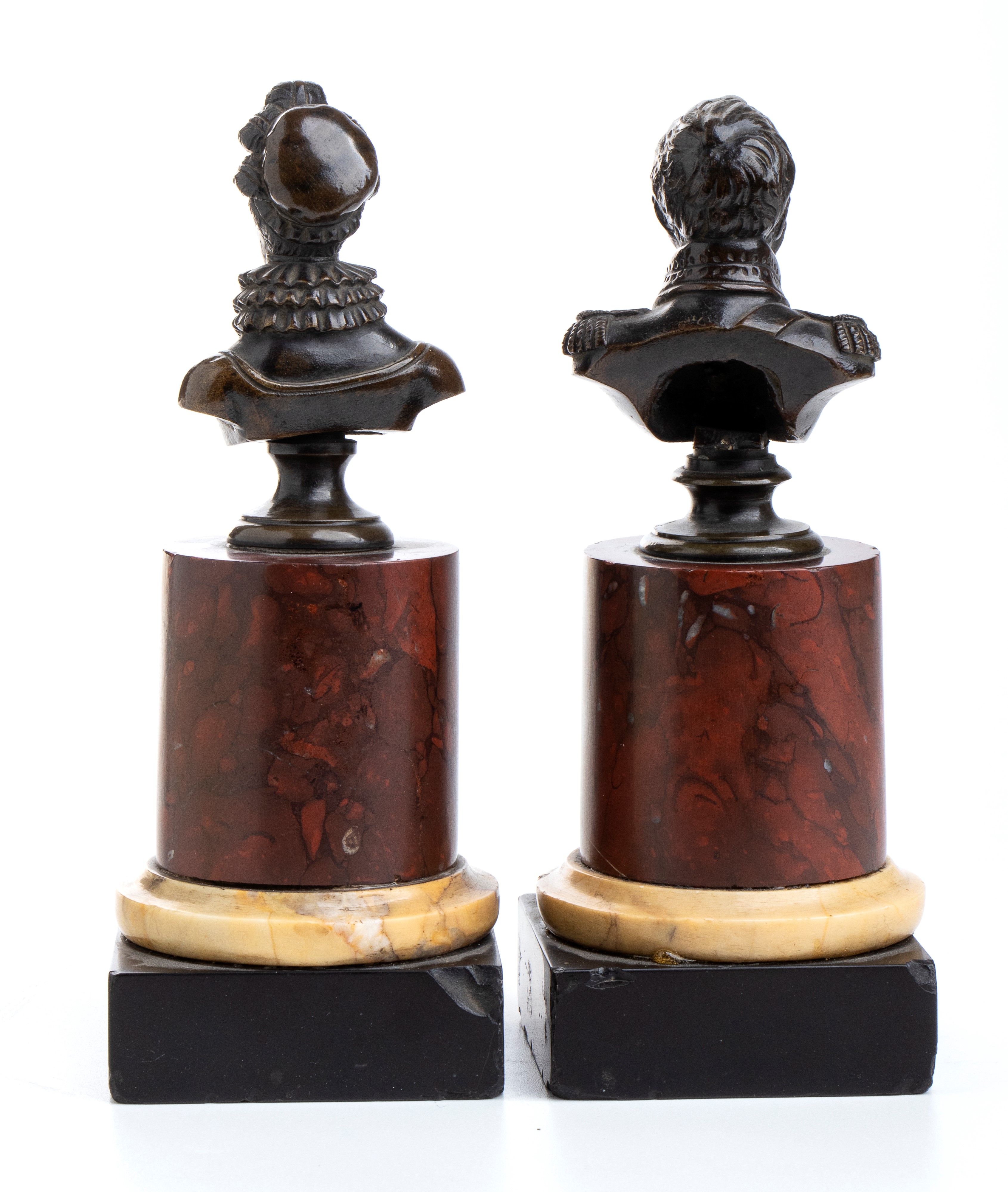 Coppia di Busti in Bronzo su Base in Vari Marmi Raffiguranti Luigi Filippo di Francia e Maria Ama...