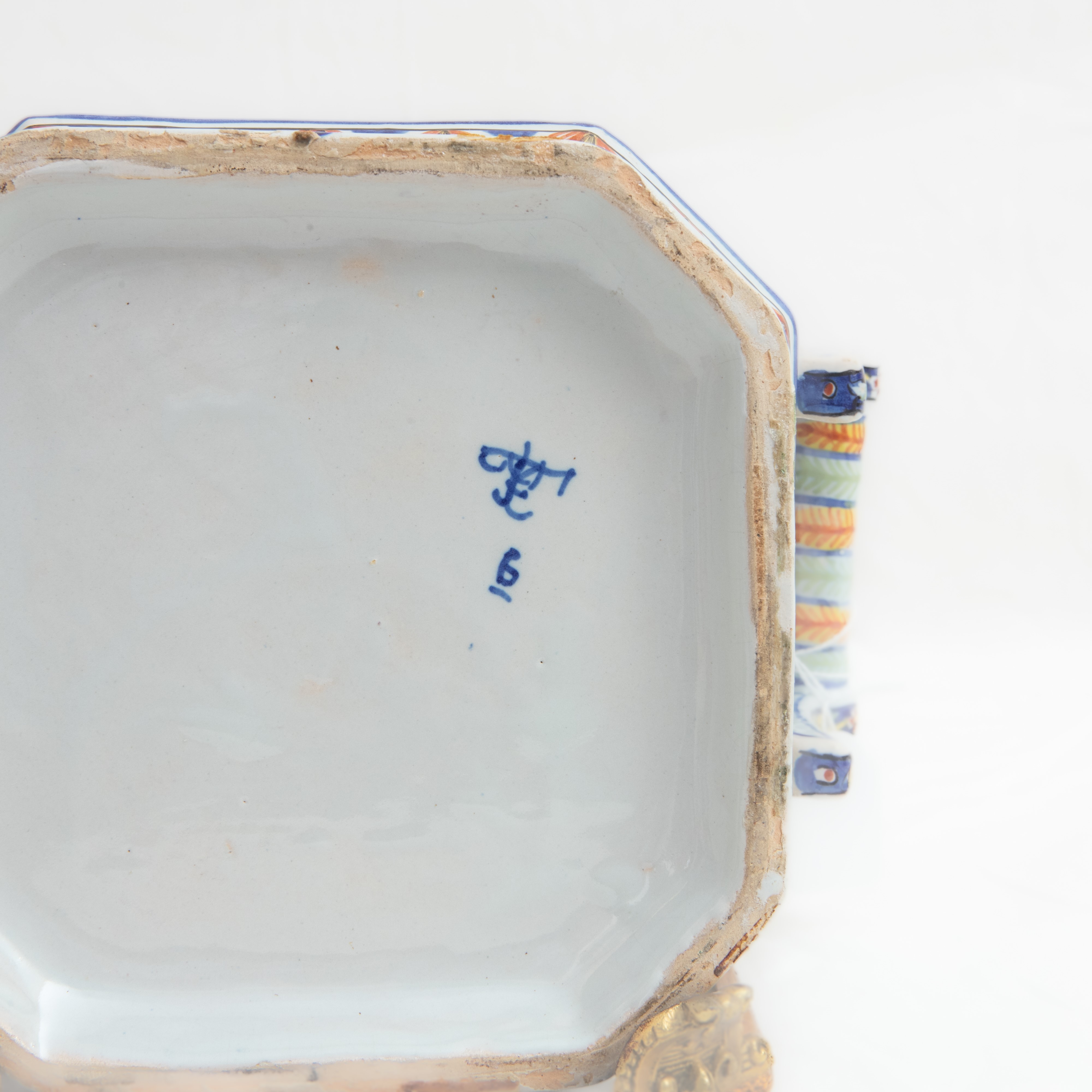 Coppia di Fioriere in Ceramica Policroma,