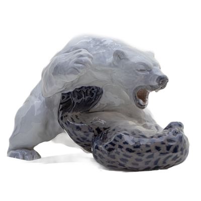 Orso Polare con Foca, Gruppo in Porcellana Policroma,