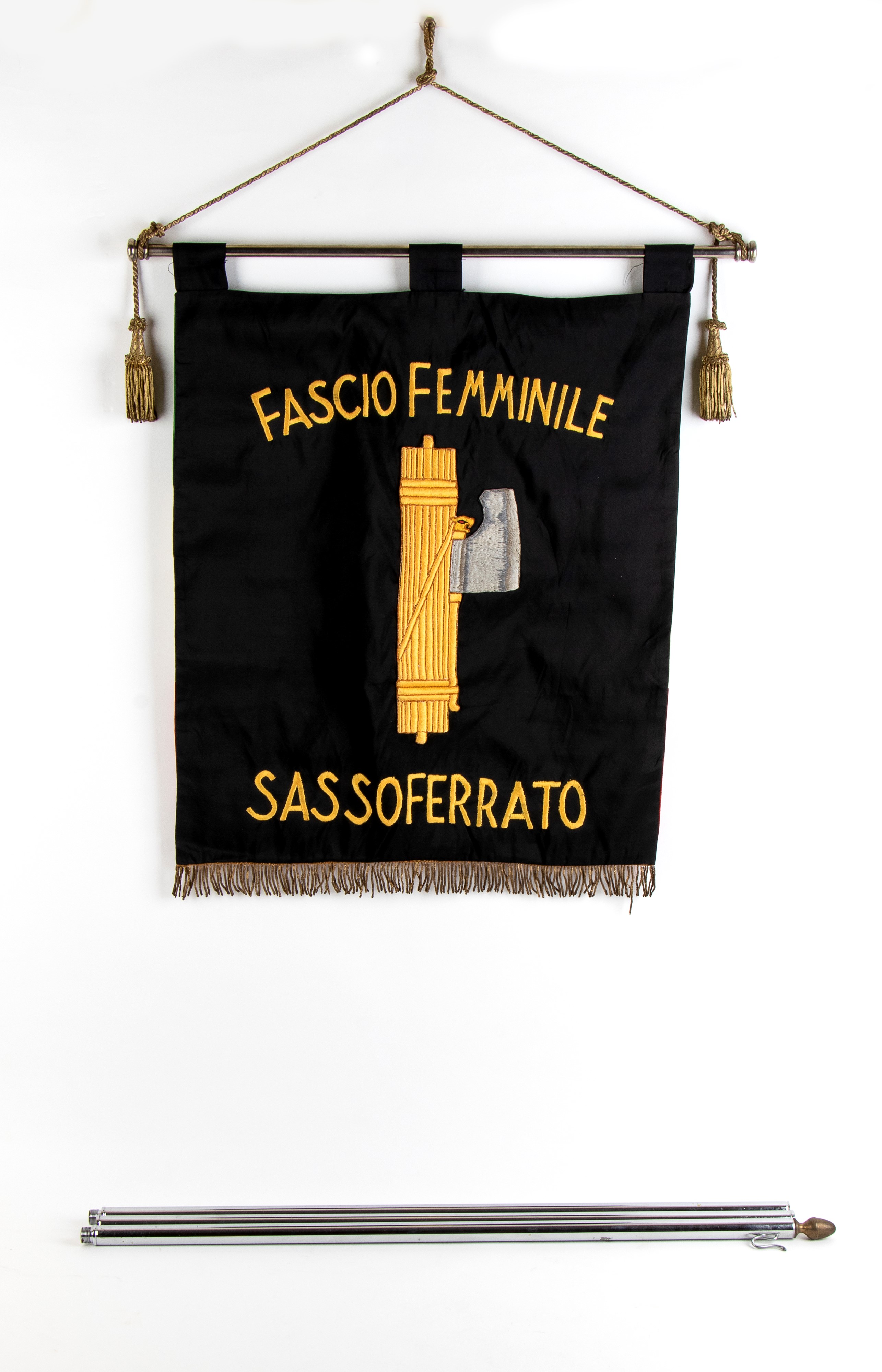 Labaro del Fascio Femminile di Sassoferrato