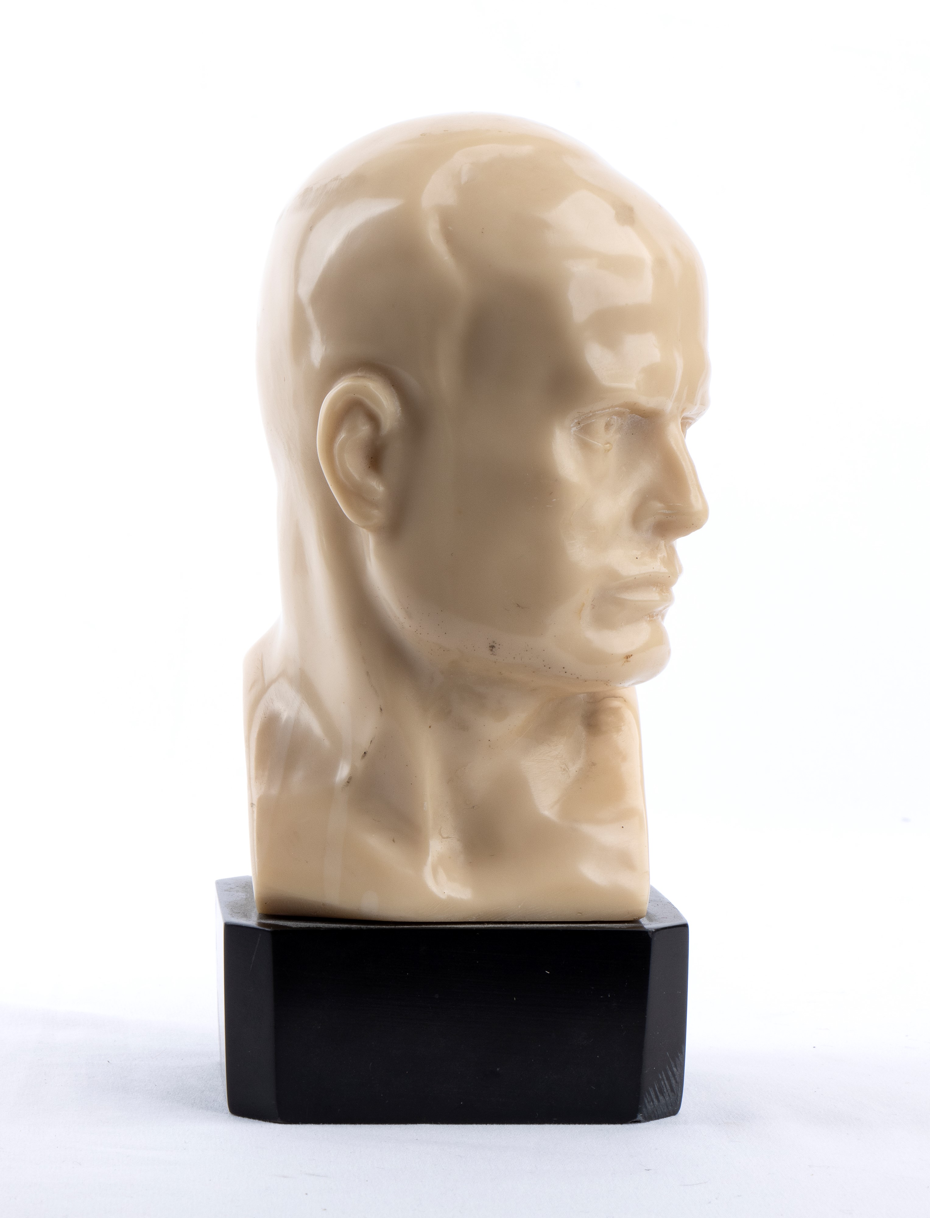 Mussolini, Benito (dovia di Predappio, 29 Luglio 1883 – Giulino di Mezzegra, 28 Aprile 1945)