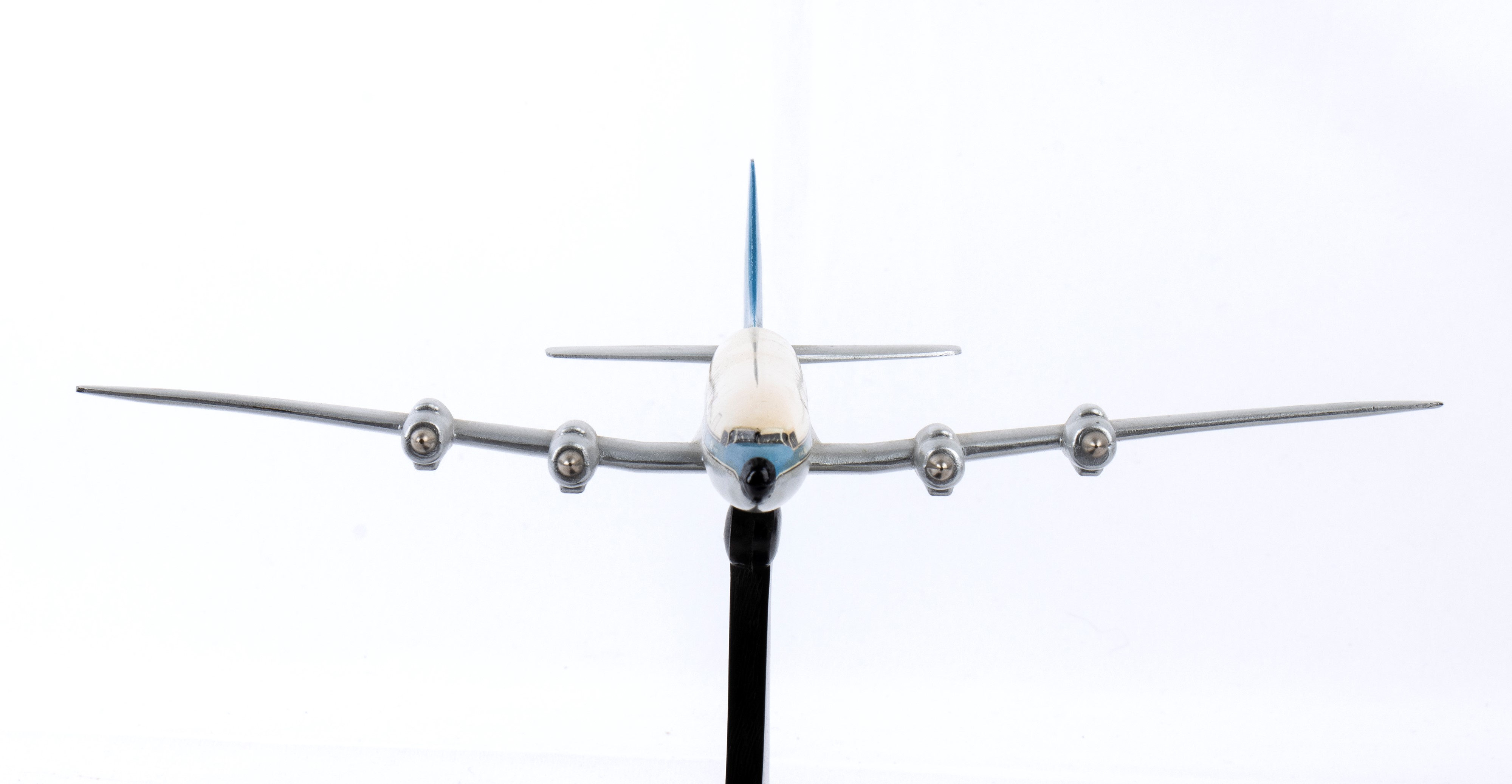 Douglas DC-7c Seven Seas