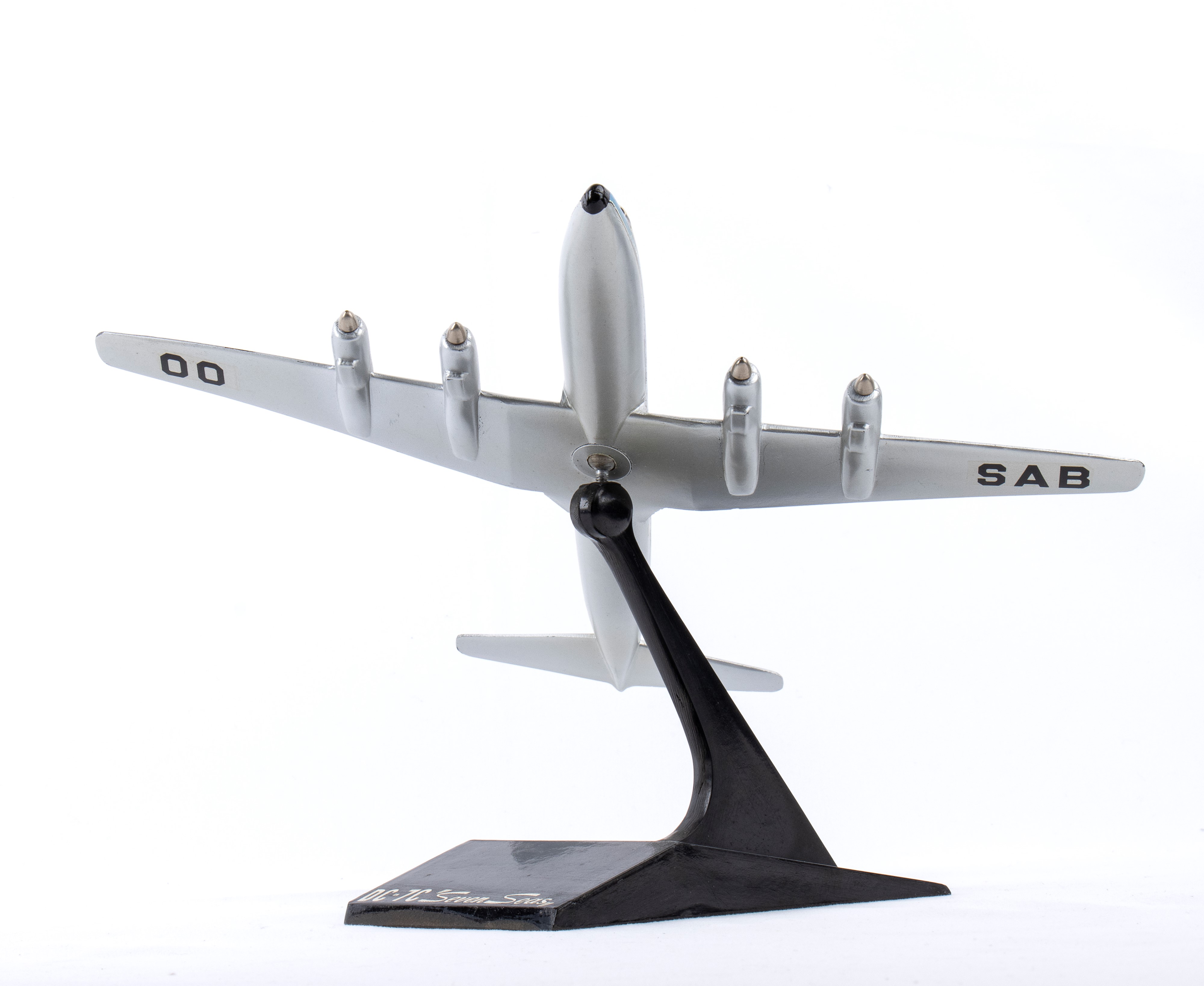 Douglas DC-7c Seven Seas