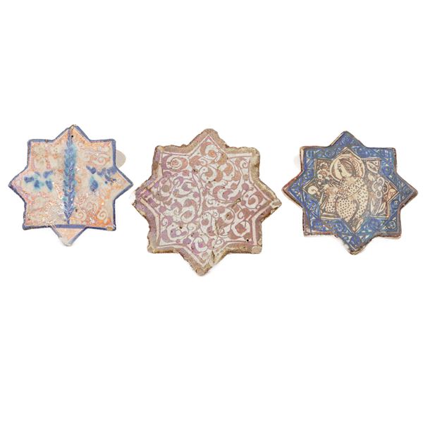 Lot of three star tiles,  (16th/18th century)  - Auction Smart Auction: furniture, paintings, sculptures, silver and more at affordable prices - Bertolami Fine Art - Casa d'Aste