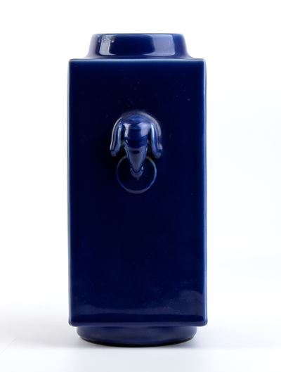 Vaso in Porcellana con Invetriatura Blu