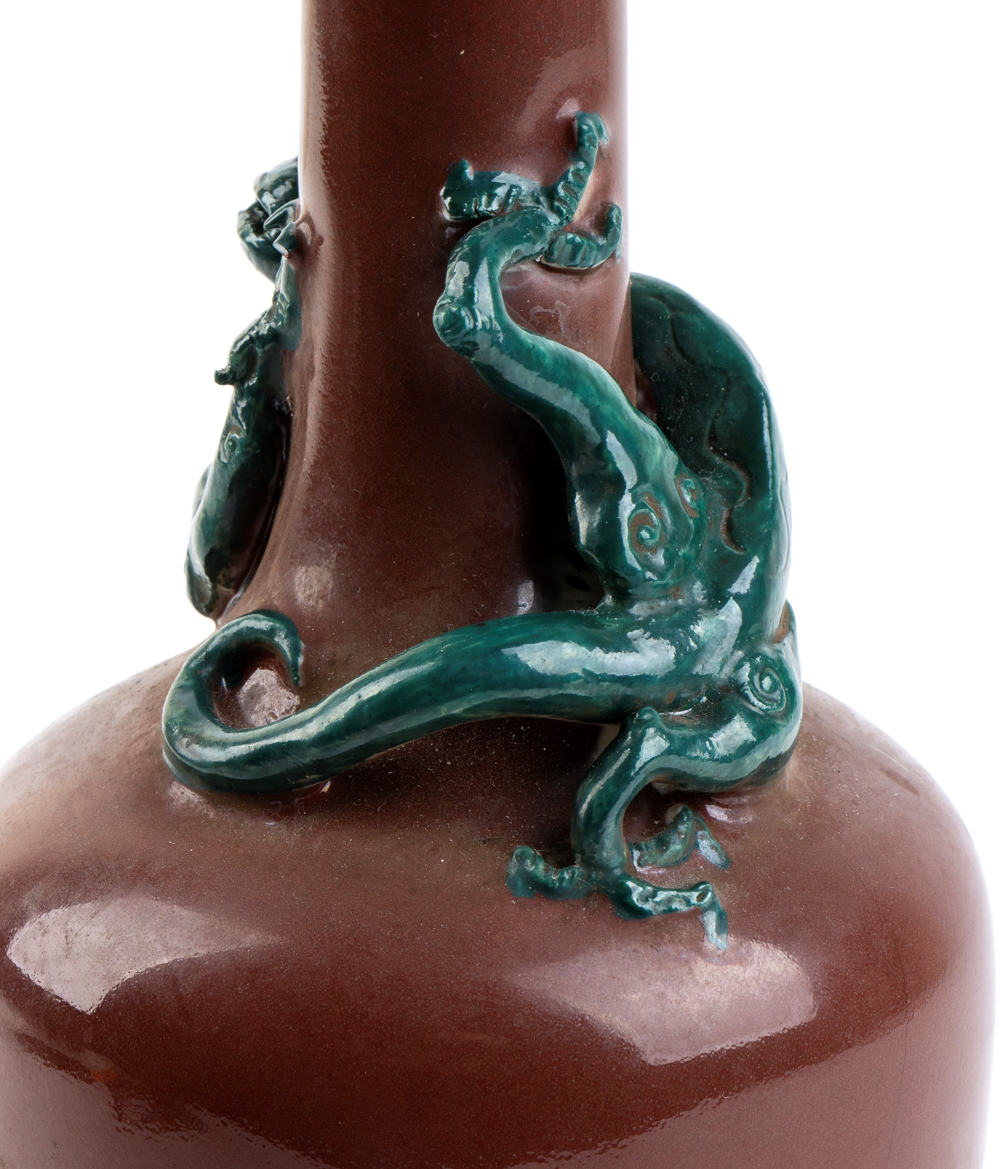 Vaso a Bottiglia in Porcellana con Decoro a Smalti Rosso e Verde