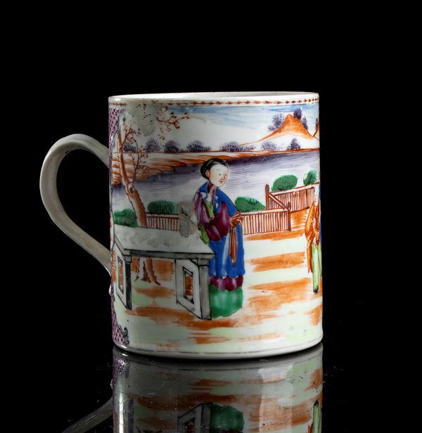 A 'FAMILLE ROSE' PORCELAIN MUG 