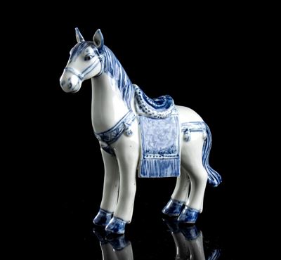 Cavallo in Porcellana 'bianco e Blu'