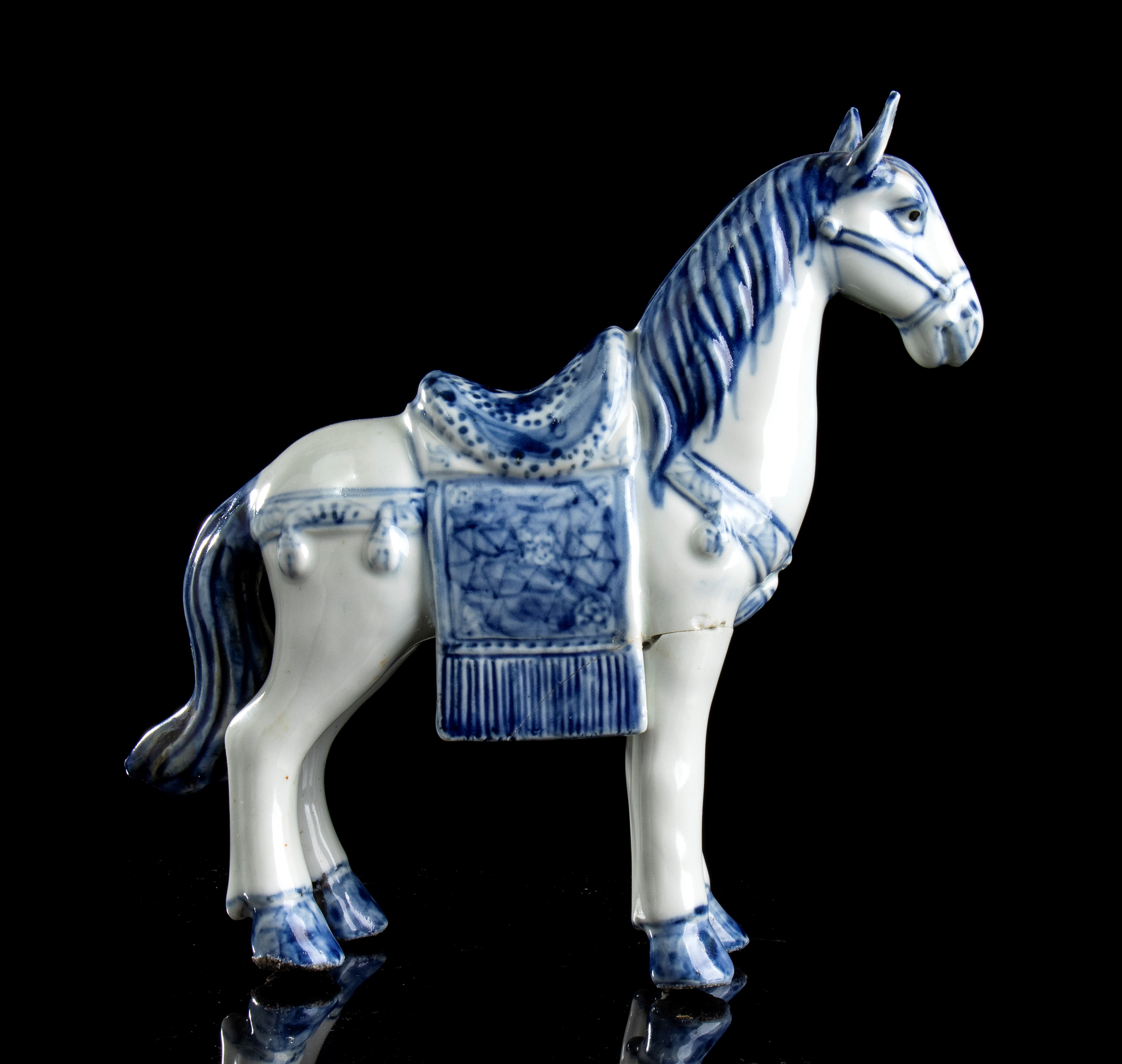 Cavallo in Porcellana 'bianco e Blu'