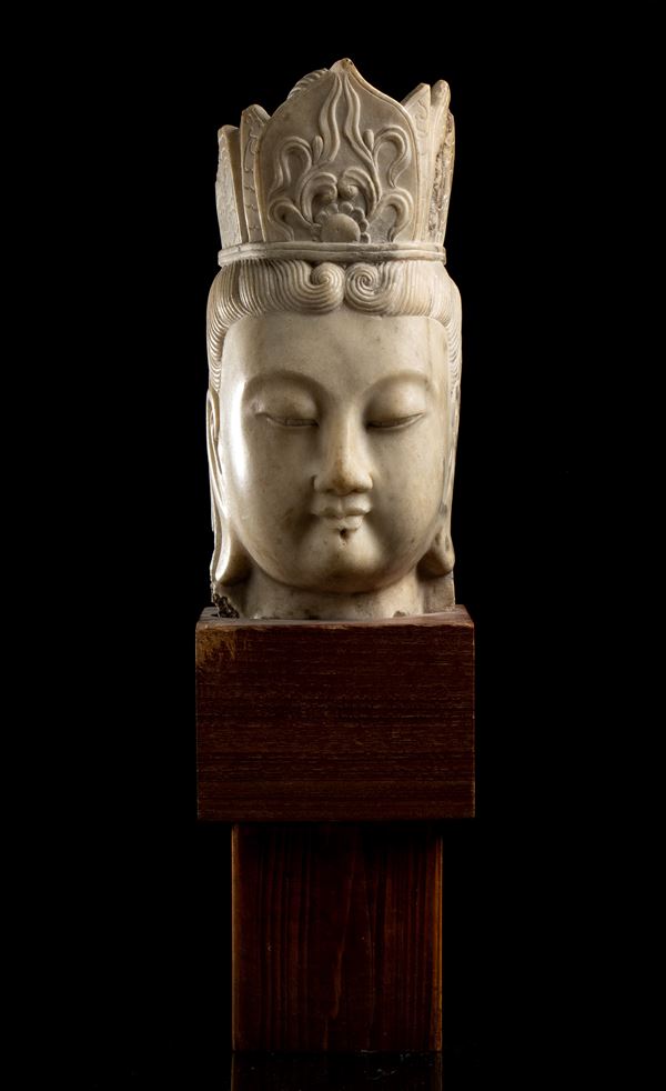 A MARBLE BODHISATTVA HEAD