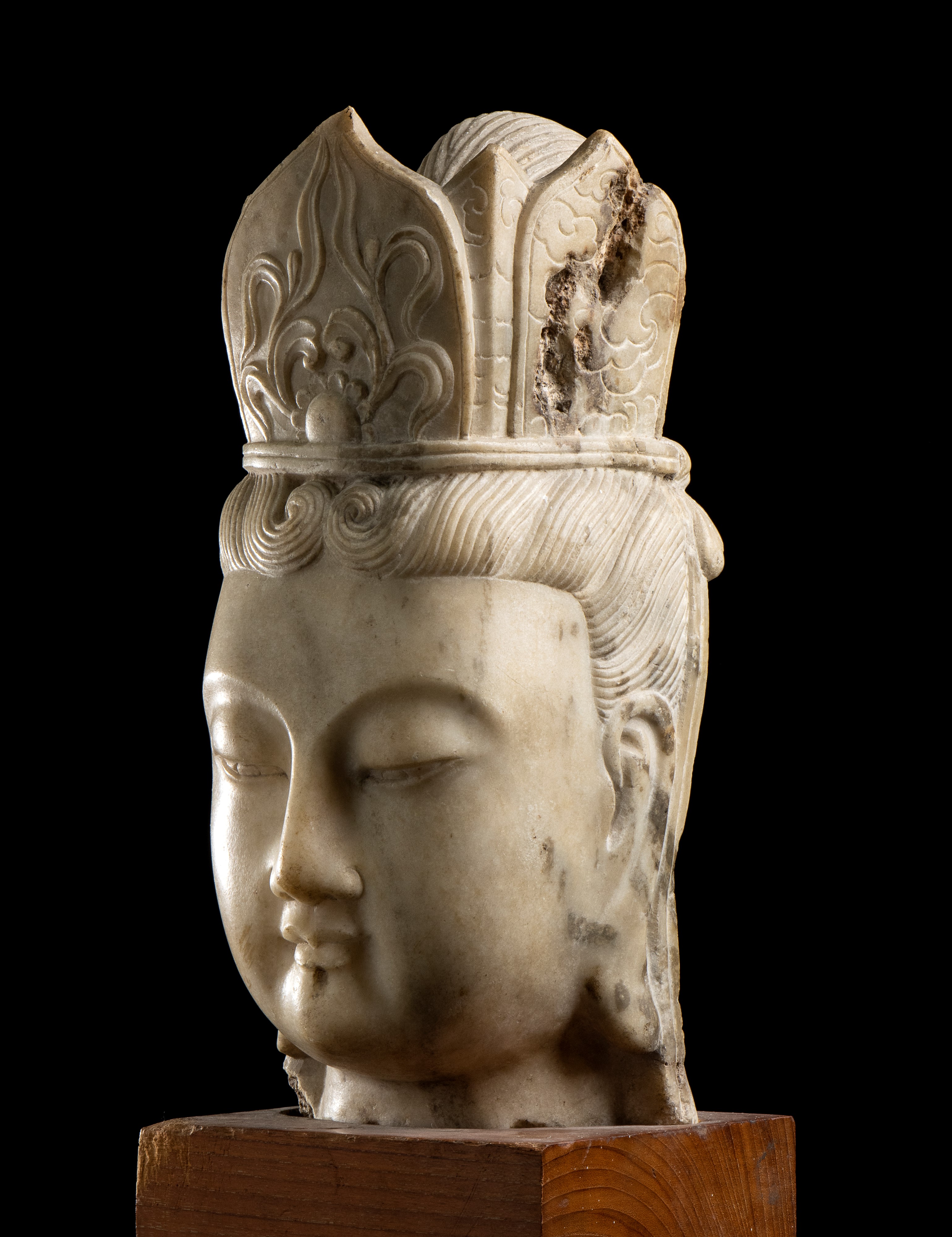 TESTA DI BODHISATTVA IN MARMO